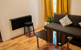 Bayswater One Bedroom Apartment